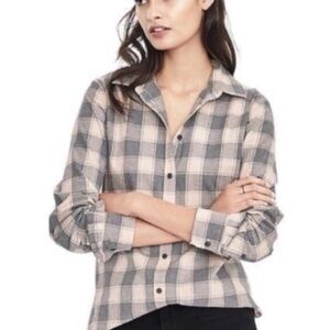 Banana Republic Women’s buffalo plaid Dillon shirt Pink and gray Size S Western